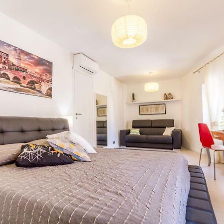 Antico Rione Apartment Verona Bagian luar foto